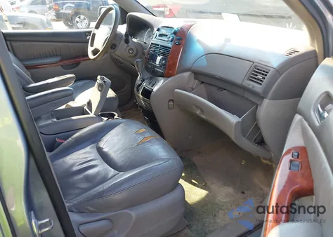 2004 Toyota Sienna Xle z USA, uszkodzony, nr VIN 5TDZA22C24S121431